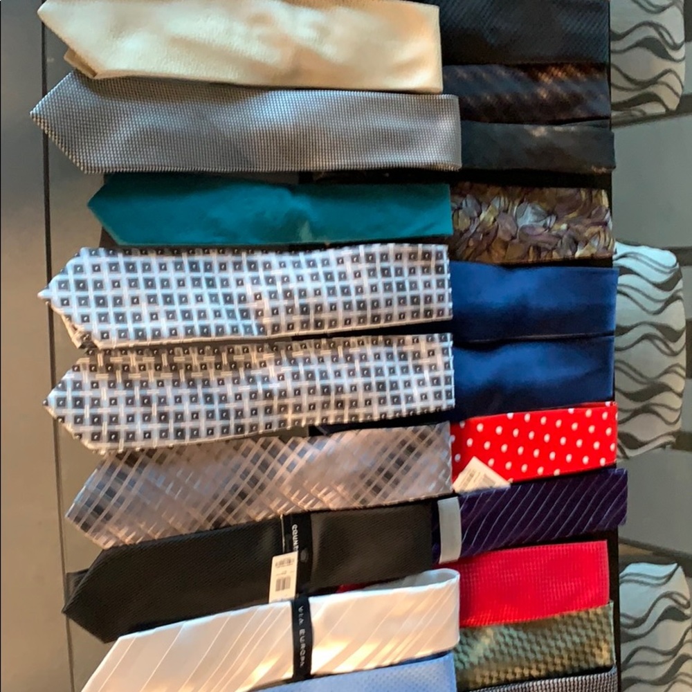 29 neck ties! Perfect for resellers